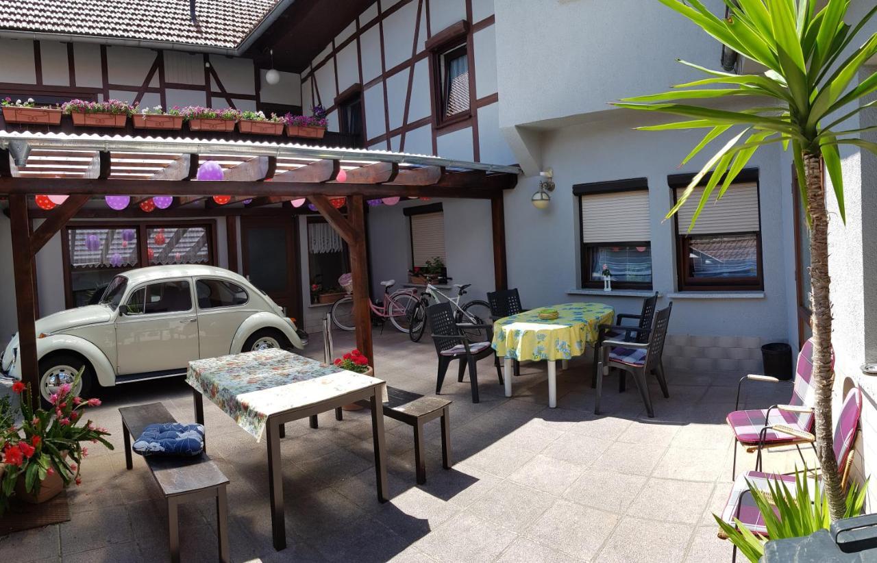 Gaestezimmer & Ferienwohnungen Thon Herbsleben Экстерьер фото