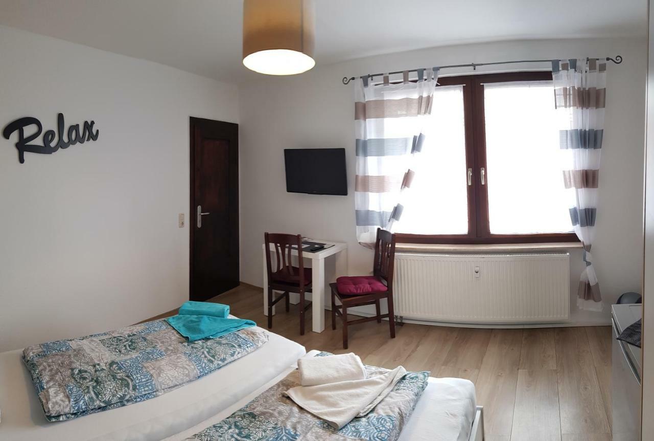 Gaestezimmer & Ferienwohnungen Thon Herbsleben Экстерьер фото